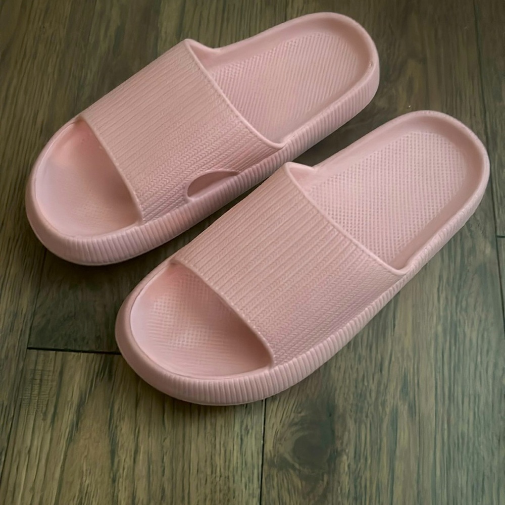 Size 8.5 CloudSlides